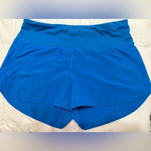 Lululemon Hotty Hot Low-Rise Lined short 4” size 10